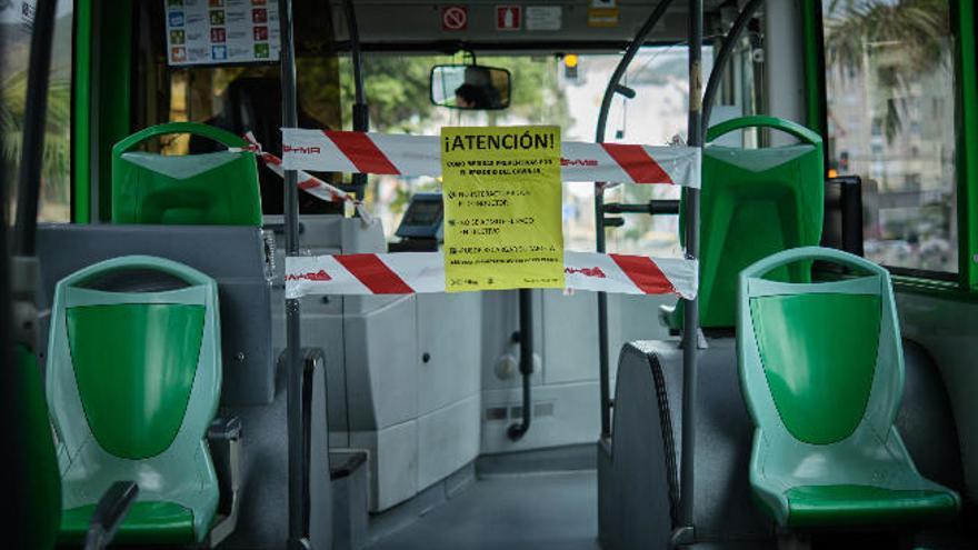 Interior de una guaga durante el estado de alarma.