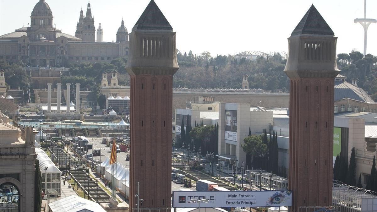 La avenida de Maria Cristina, entre la plaza de España y el Palau Nacional.