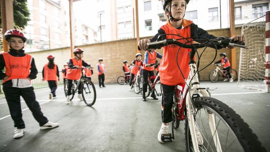 Una actividad de La Vuelta Junior del año pasado en Oviedo