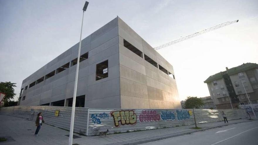 Vista del polideportivo de O Castrillón, en la confluencia de Casanova de Eirís con avenida da Concordia.