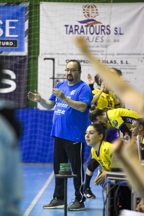 26-02-20 DEPORTES. PABELLON DE LAS REMUDAS. BARRIO DE LAS REMUDAS. TELDE. Partido de balonmano femenino entre el Remudas Rocasa y el Guardés disputado en Pabelloon Antonio Moreno del barrio teldense de Las Remudas.    Fotos: Juan Castro.  | 26/02/2020 | Fotógrafo: Juan Carlos Castro