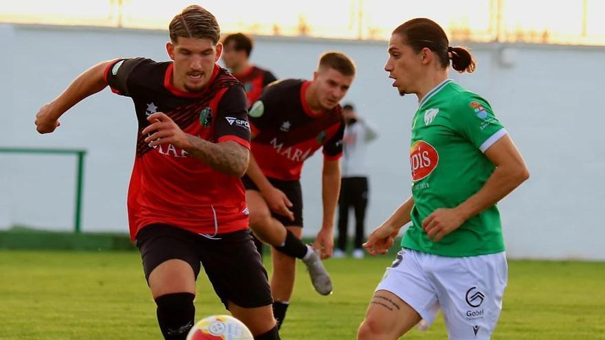 Bachuri supera a un contrario en el duelo en Santa Amalia.