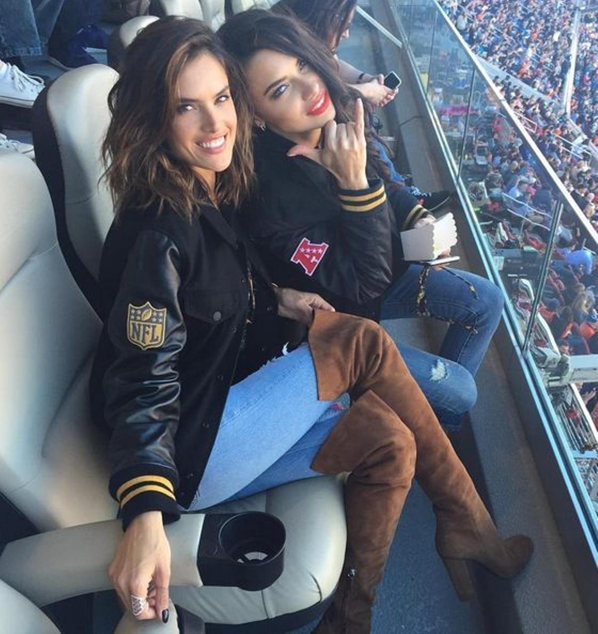 Así vivieron la Super Bowl 2016 Adriana Lima y Alessandra Ambrosio