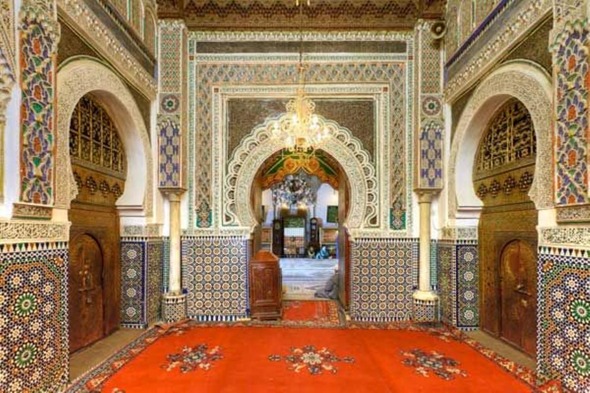 Interior del Mausoleo de Moulay Idriss en Fez, en la Medina Fez El Bali.