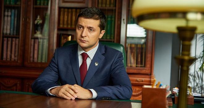 Volodímir Zelenski, presidente de Ucrania, en la serie que protagonizó de 2015 a 2019, 'Servidor del pueblo' (Telecinco)
