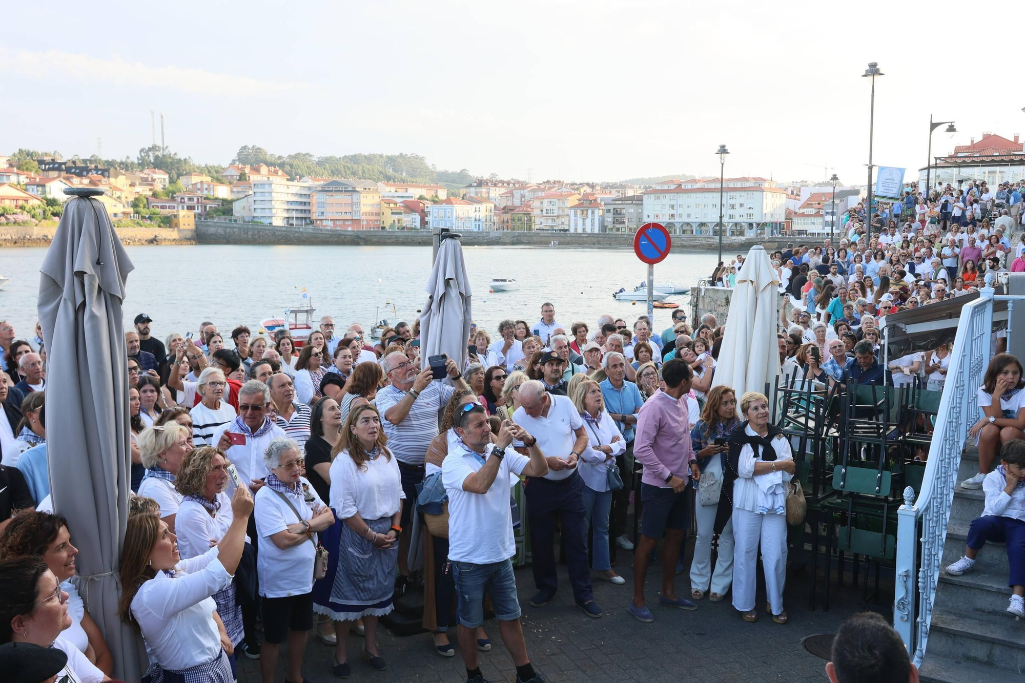 EN IMÁGENES: La procesión de "la llamada de la mar" en el Carmen de Luanco