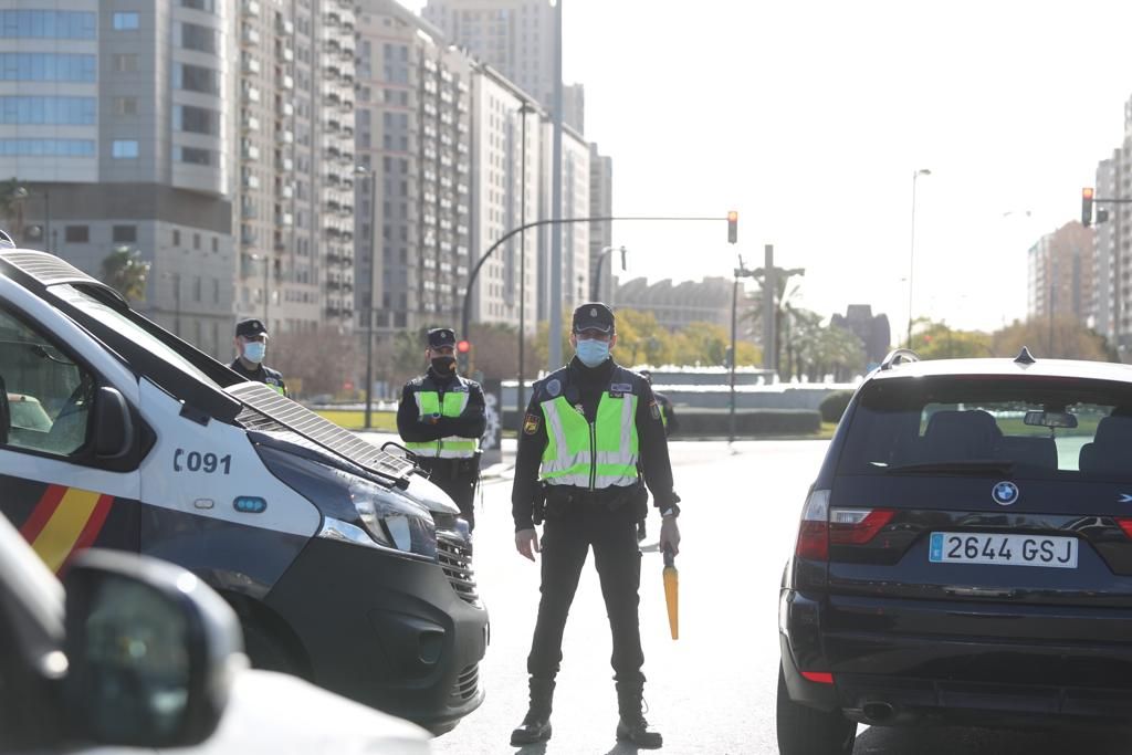 Controles en las entradas a València