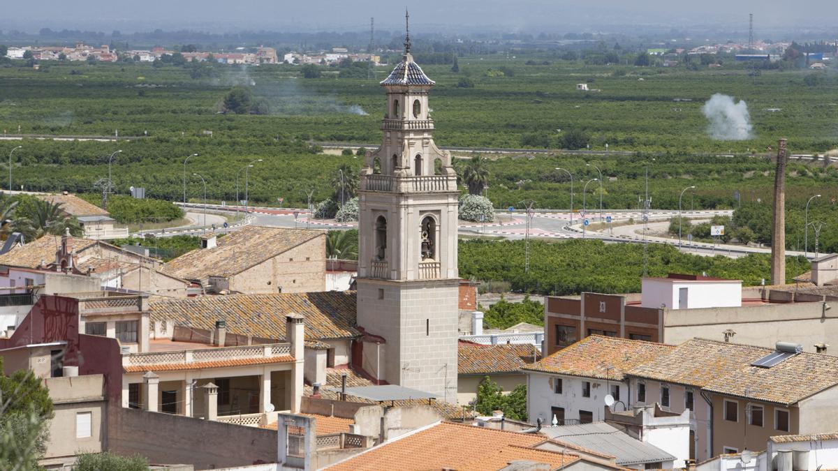 Vistas del campanario de l’Énova, en la comarca de la Ribera Alta.