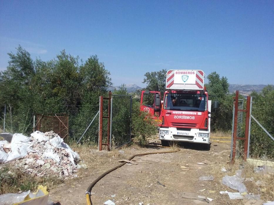 Incendio en una chatarrería en Ronda