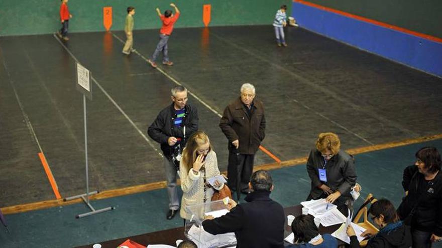 Cae la participación 7 puntos en Galicia y 1,6 en Euskadi