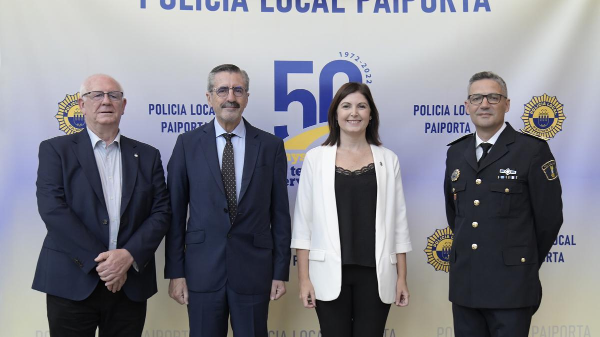 Vicent Ciscar con el Secretario Autonómico de emergencias José María Ángel Batalla, la alcaldesa de Paiporta Maribel Albalat y el intendente de la Policía Local Manuel Ocaña.