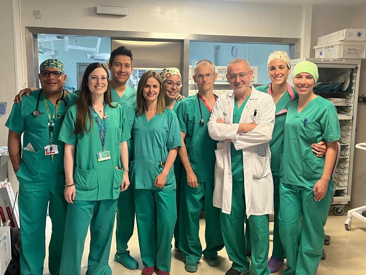 El equipo que se ha sometido a una especial preparación para acometer la operación.