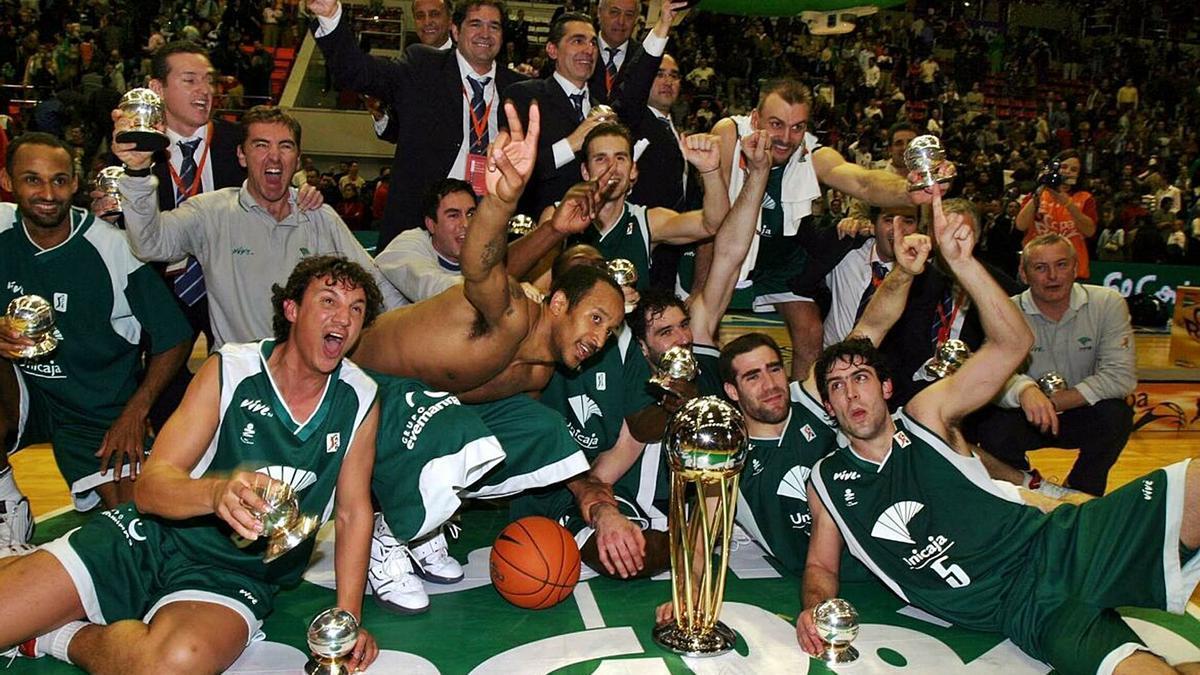 El Unicaja celebra si título de Copa 2005