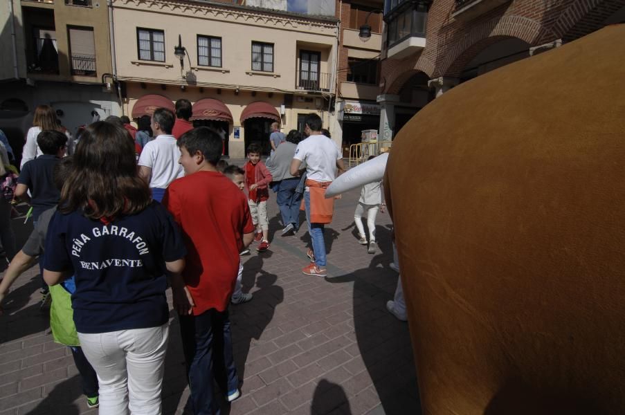 Los toros hinchables llenaron las calles