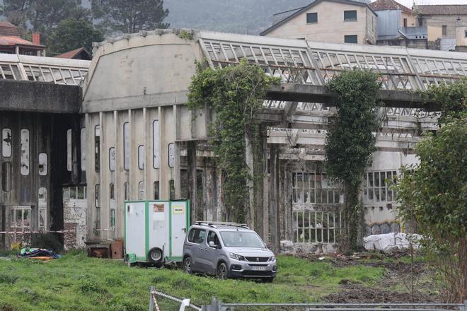 La maquinaria regresa a la fábrica de Álvarez en Camposancos