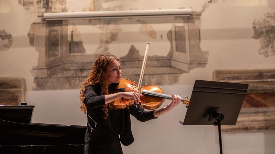 Recital de Sara Carpintero en la Biblioteca Pública