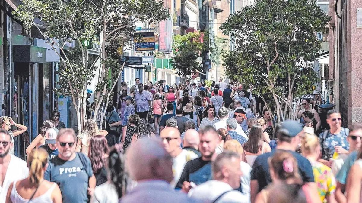 Urlauber im Zentrum von Palma.
