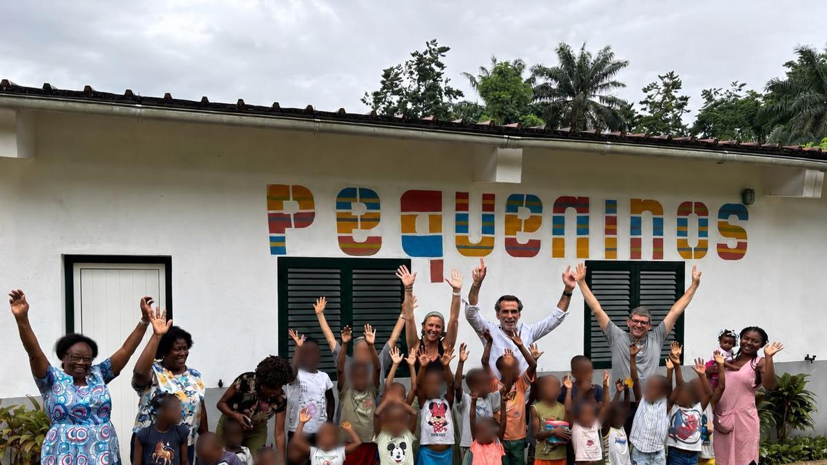 Baldomero Gas y Sonia Toril en su misión de solidaridad con niños de Santo Tomé y Príncipe.