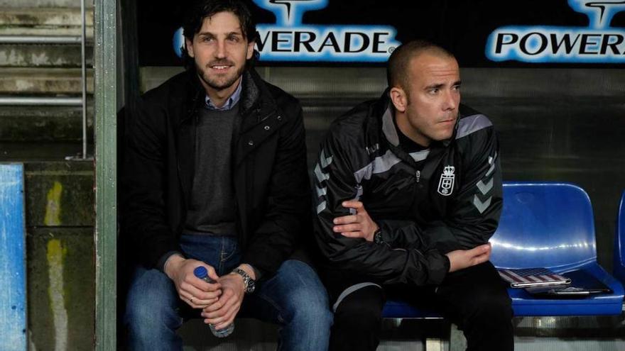 Generelo, a la izquierda, con el preparador físico Nacho Gonzalo, el sábado, en el Tartiere.