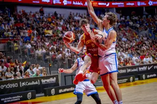 El partido España 87-73 República Checa del Torneo Ciudad de Málaga, en imágenes