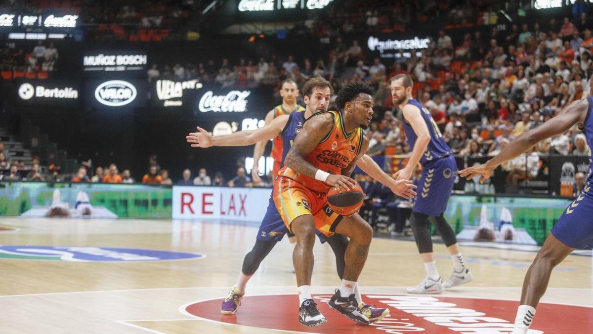 Partido entre el Valencia Basket y el UCAM Murcia de la primera vuelta (74-75)