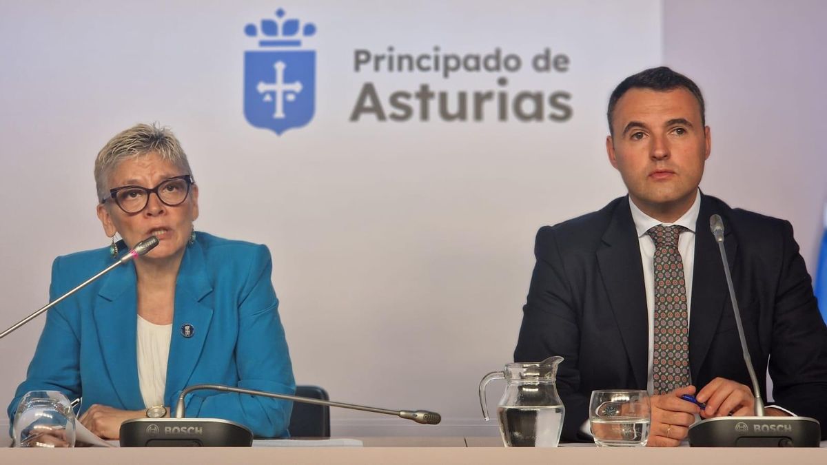Concepción Saavedra y Guillermo Peláez en la rueda de prensa tras el Consejo de Gobierno.