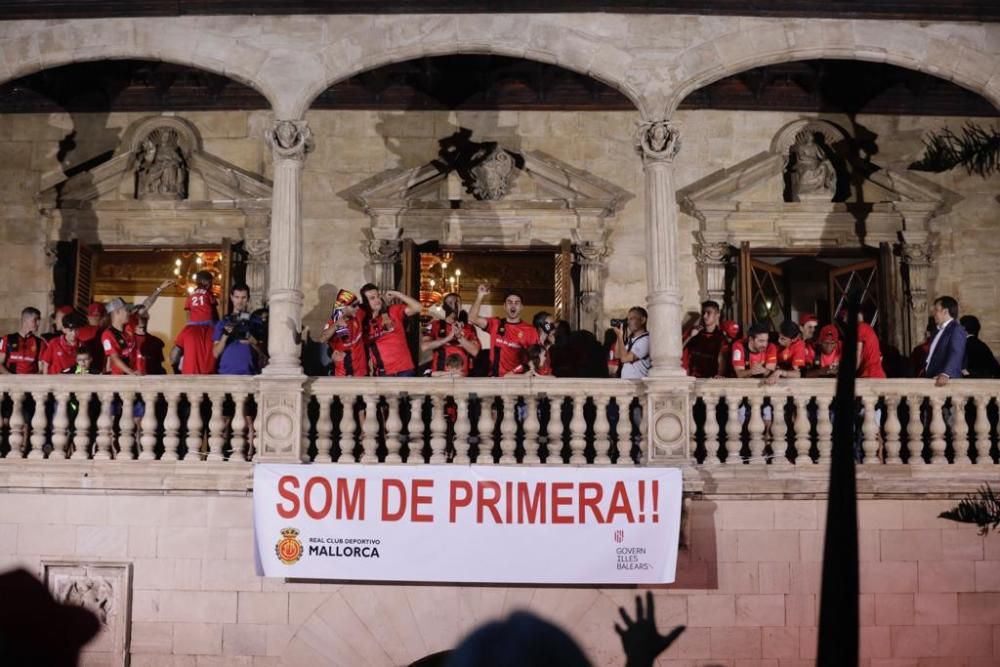 El Real Mallorca celebra el ascenso a Primera División