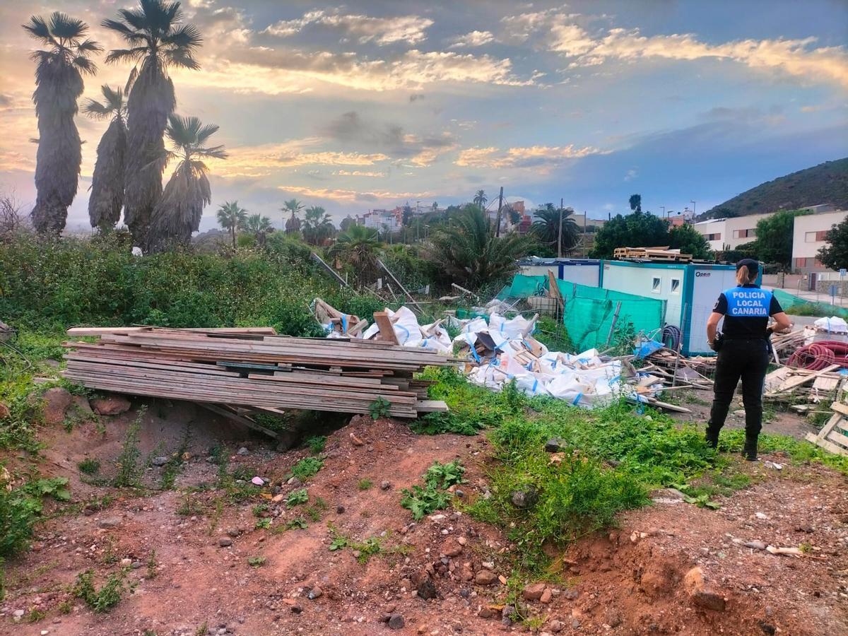 Vertido ilegal en la capital grancanaria.
