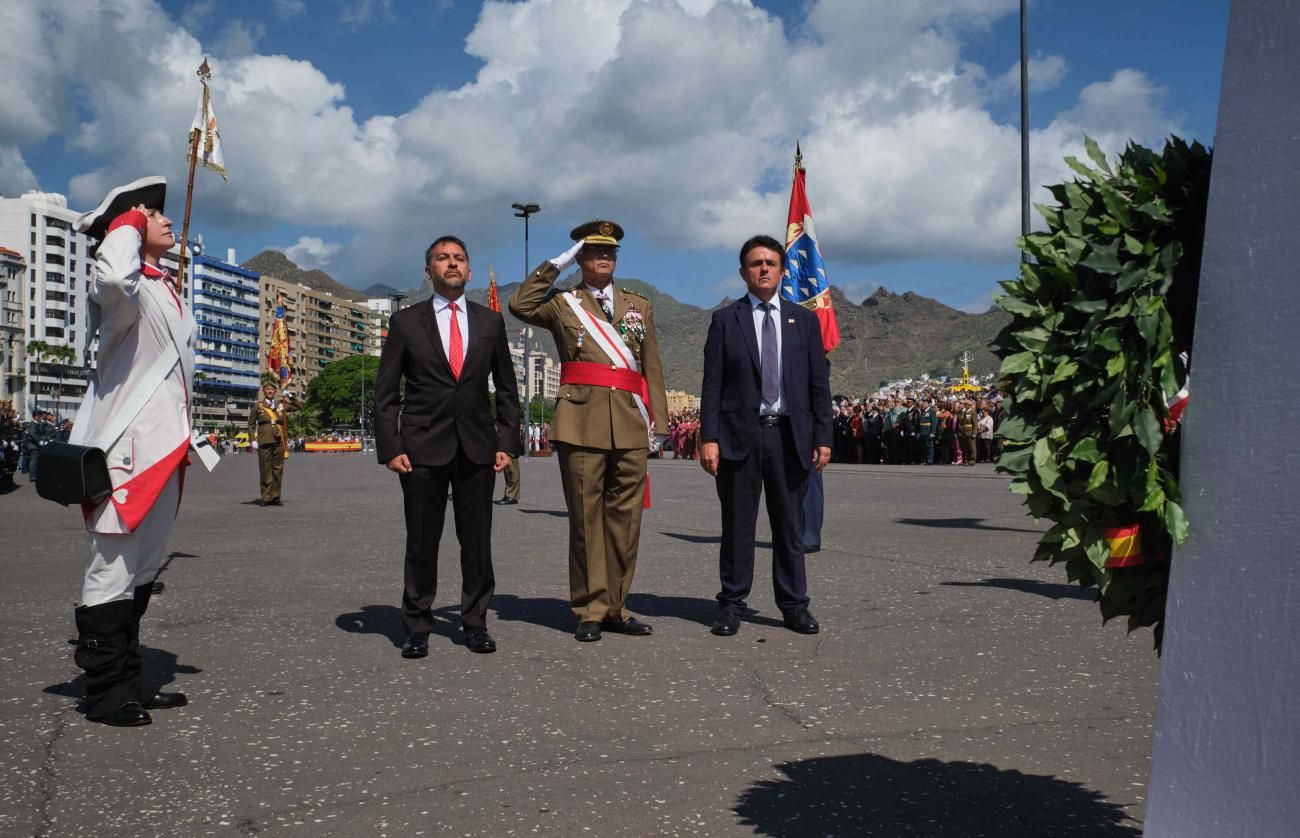 Jura de Bandera de civiles en Santa Cruz