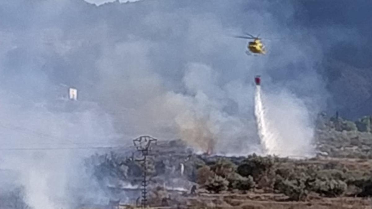 Se incendian a la vez dos puntos próximos al casco urbano de Cieza