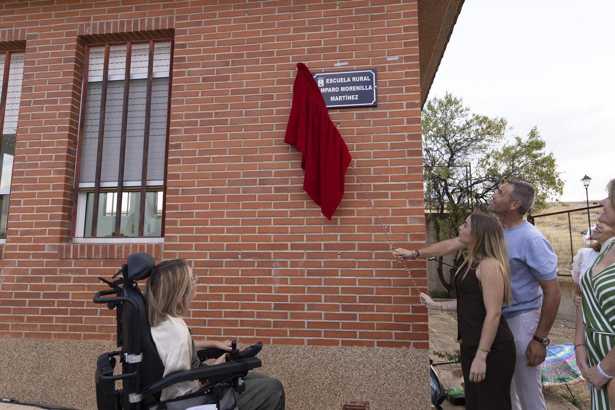 El colegio rural de Los Royos lleva el nombre de la maestra Amparo Morenilla Martínez