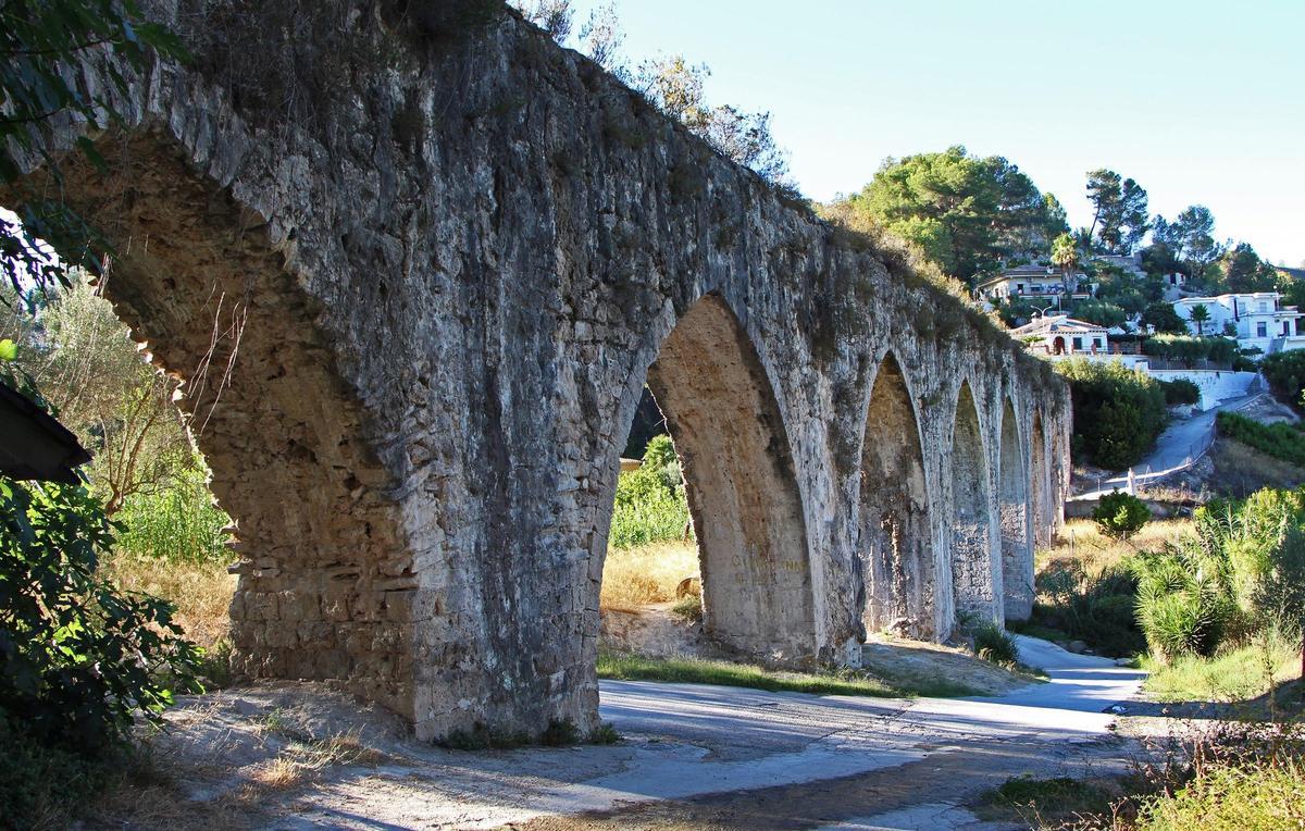Les Arcades de Bellús.