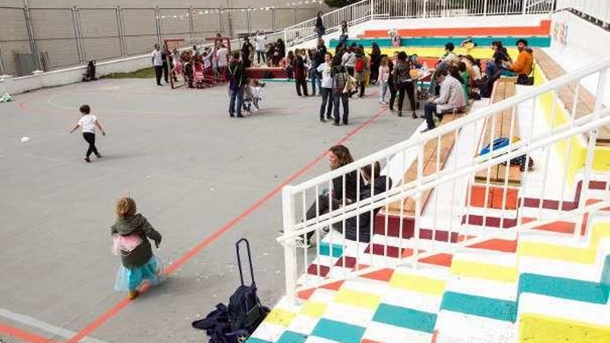 El colegio Sanjurjo de Carricarte luce su patio remodelado por los alumnos