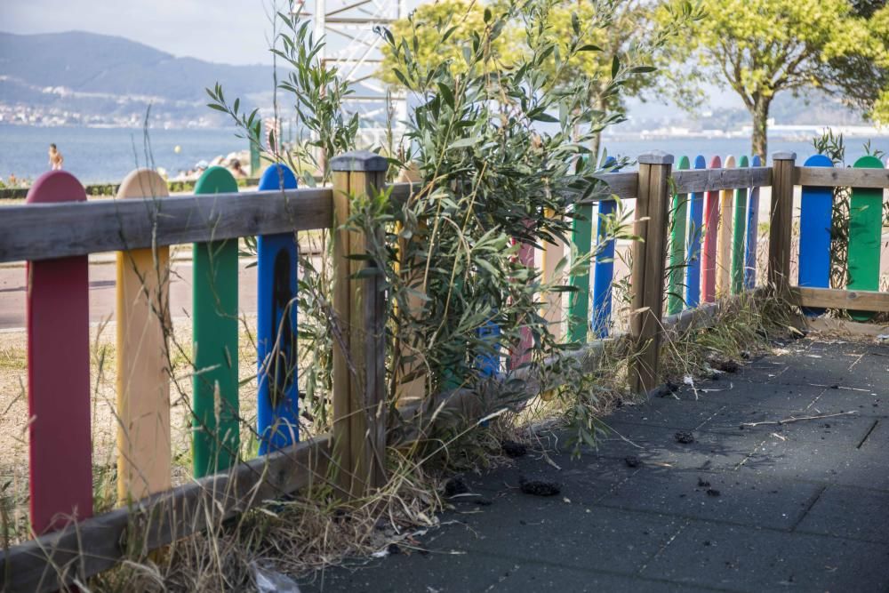 El deterioro de la ETEA: destrozos y vandalismo en el parque infantil