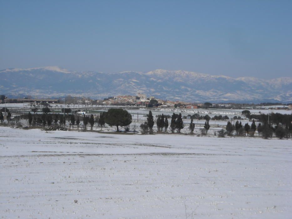 La neu va emblanquinar tota la comarca