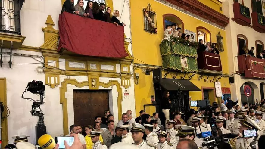 Vídeo | La Banda de San Juan Evangelista llega a la calle Pureza