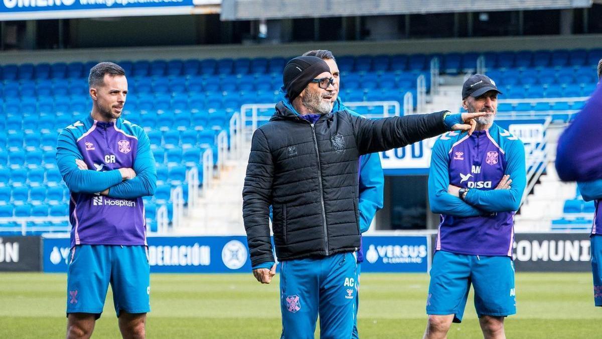 Álvaro Cervera, en el entrenamiento del 19 de diciembre en el estadio.