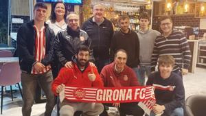 Aficionados del Girona que formarán parte de la nueva peña del club en Barcelona.