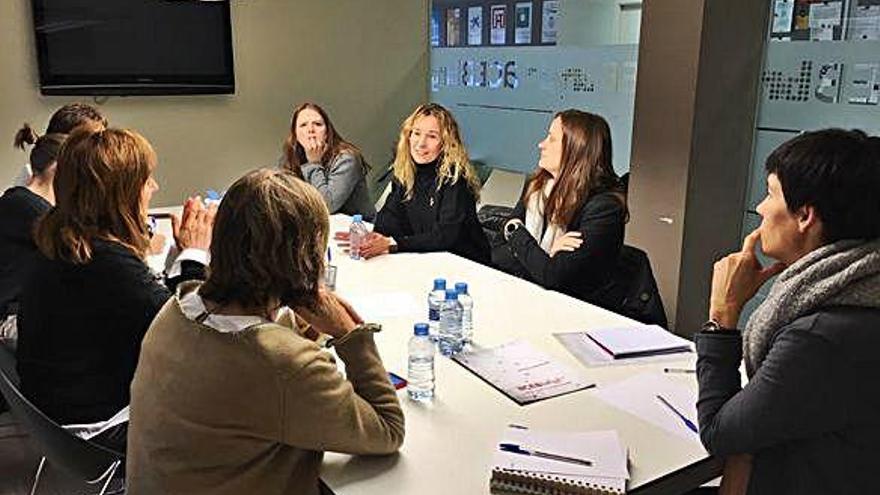 Trobada entre les empresàries berguedanes i membres de Dones Emprenedores i Innovadores de Manresa