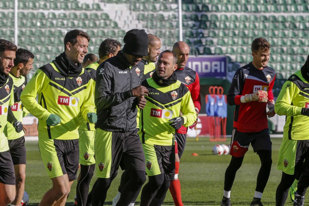 El Elche quiere echar a Nino por la puerta de atrás