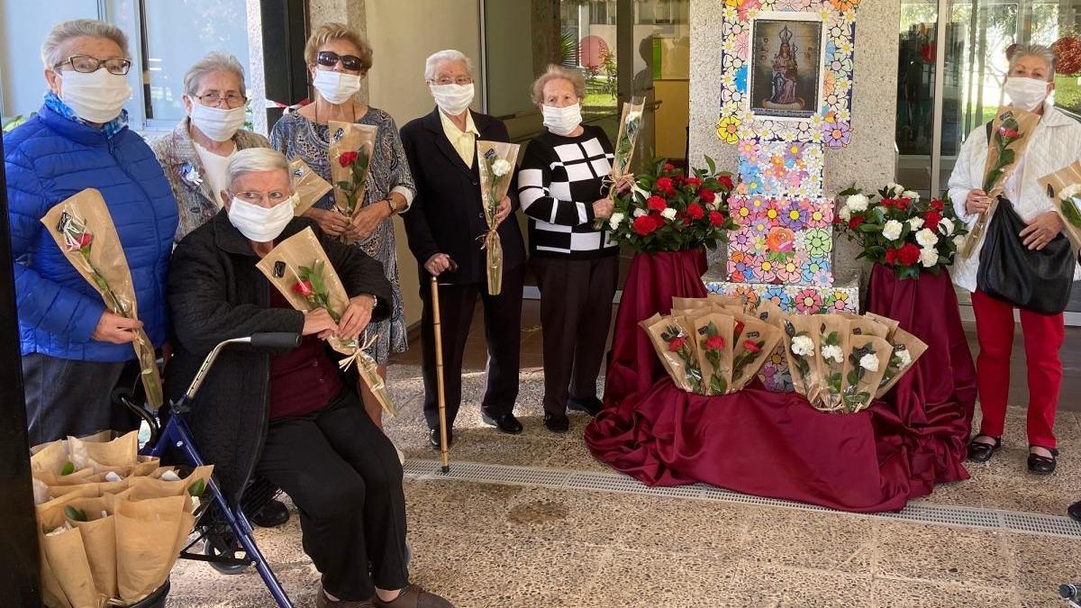 Así ha celebrado la residencia de Burriana la ofrenda y la &#039;plantà&#039; de Fallas