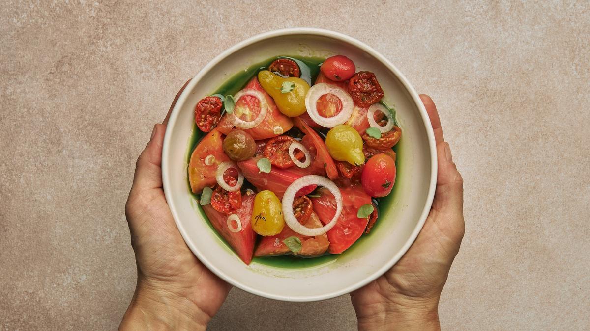 Ensalada de tomates del Maresme y el Baix Llobregat del restaurante Superlocal.
