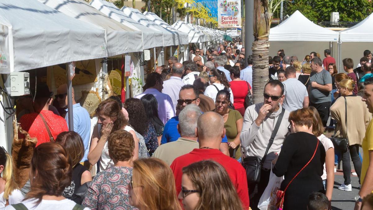 La avenida de Canarias de Vecindario, durante una edición anterior de la Feria del Sureste. | | ANDRÉS CRUZ