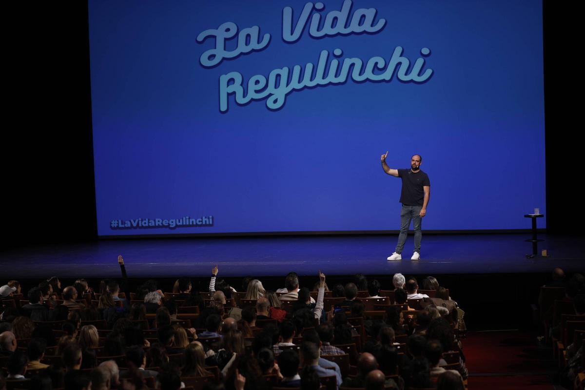 Daniel Fez, en el teatro de la Laboral.