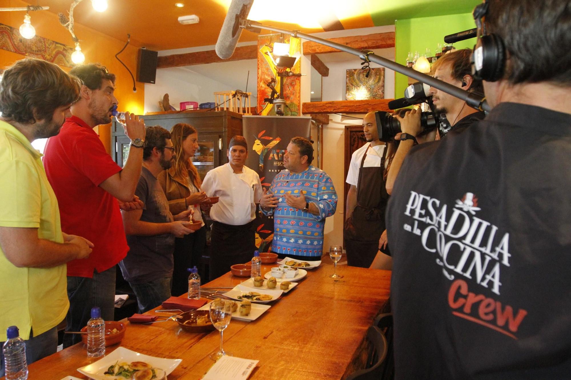 Chicote y su 'Pesadilla en la cocina' en Ibiza visitó el restaurante vinculado con la secta chamánica