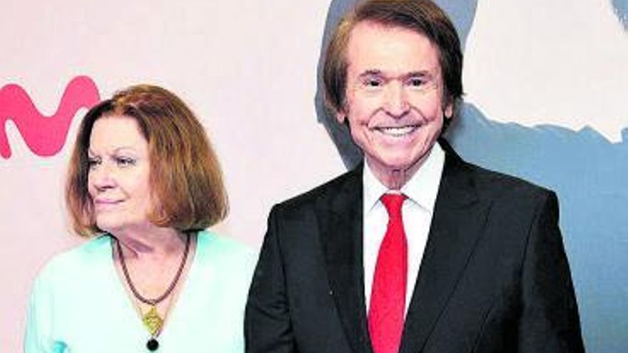 Raphael junto a su mujer, Natalia Figueroa. | // EUROPA PRESS