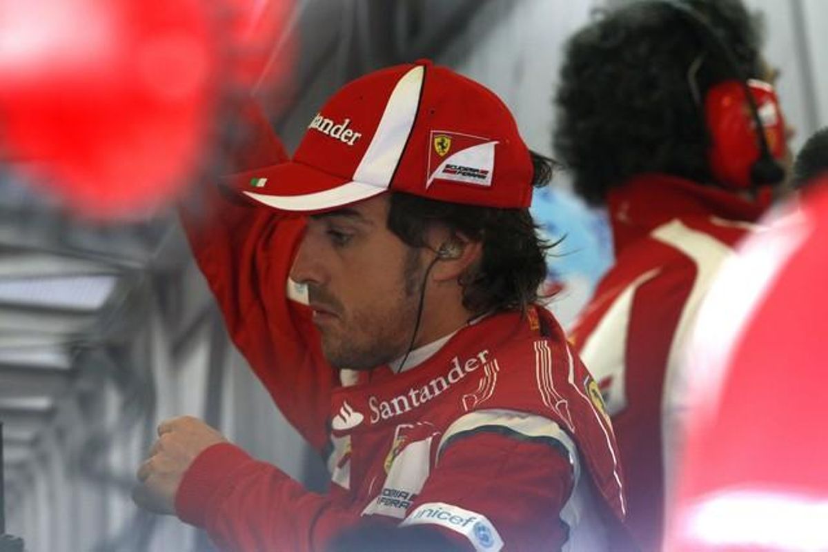 Ferrando Alonso, després de la sessió de classificació al circuit Albert Park de Melbourne. Ferrando Alonso, després de la sessió de classificació al circuit Albert Park de Melbourne.