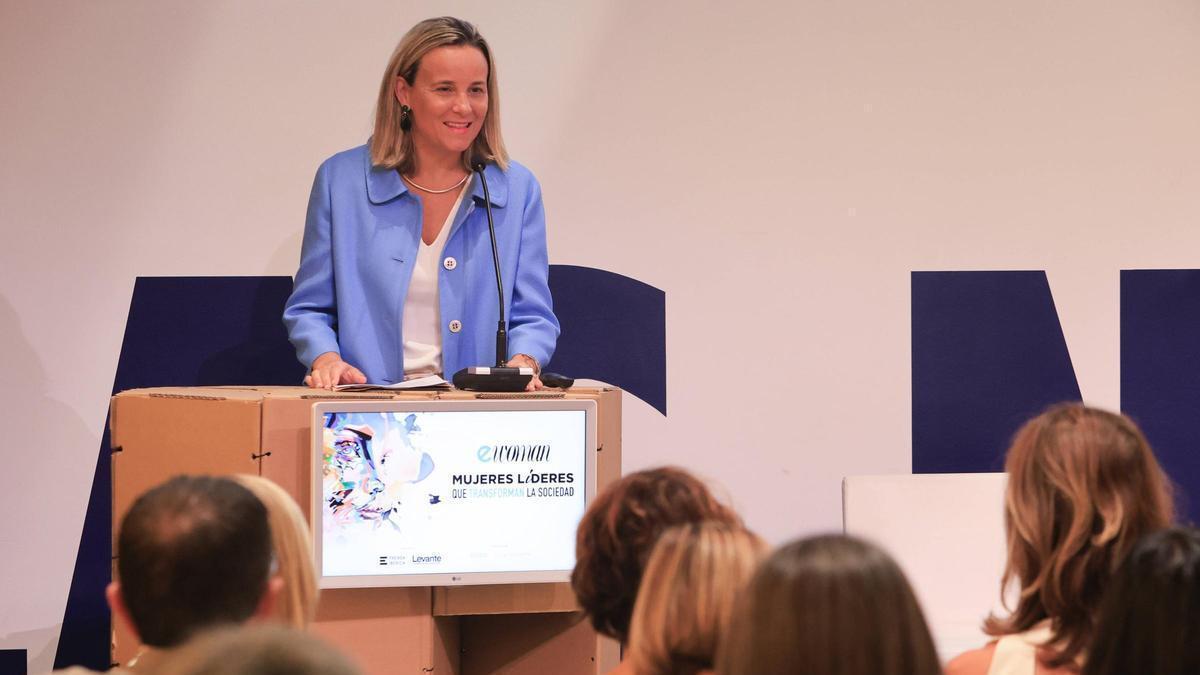 Paula Llobet en un acto celebrado en Las Naves.