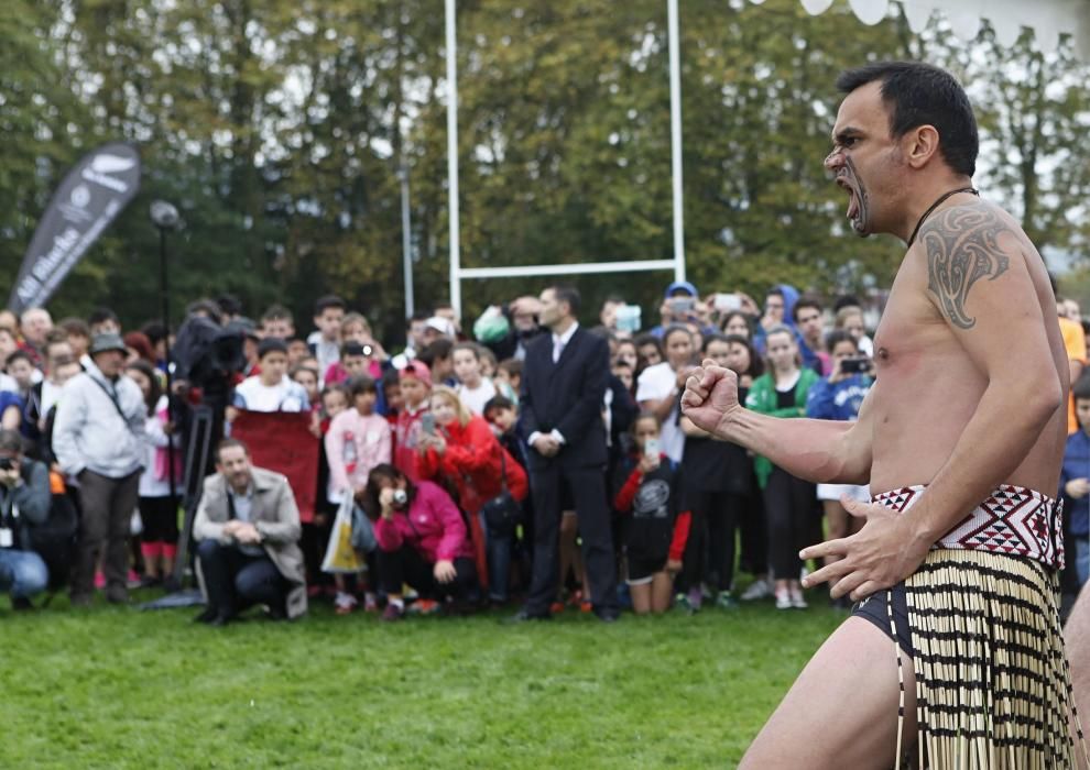 Los All Blacks dirigen un entrenamiento con alumnos en Gijón