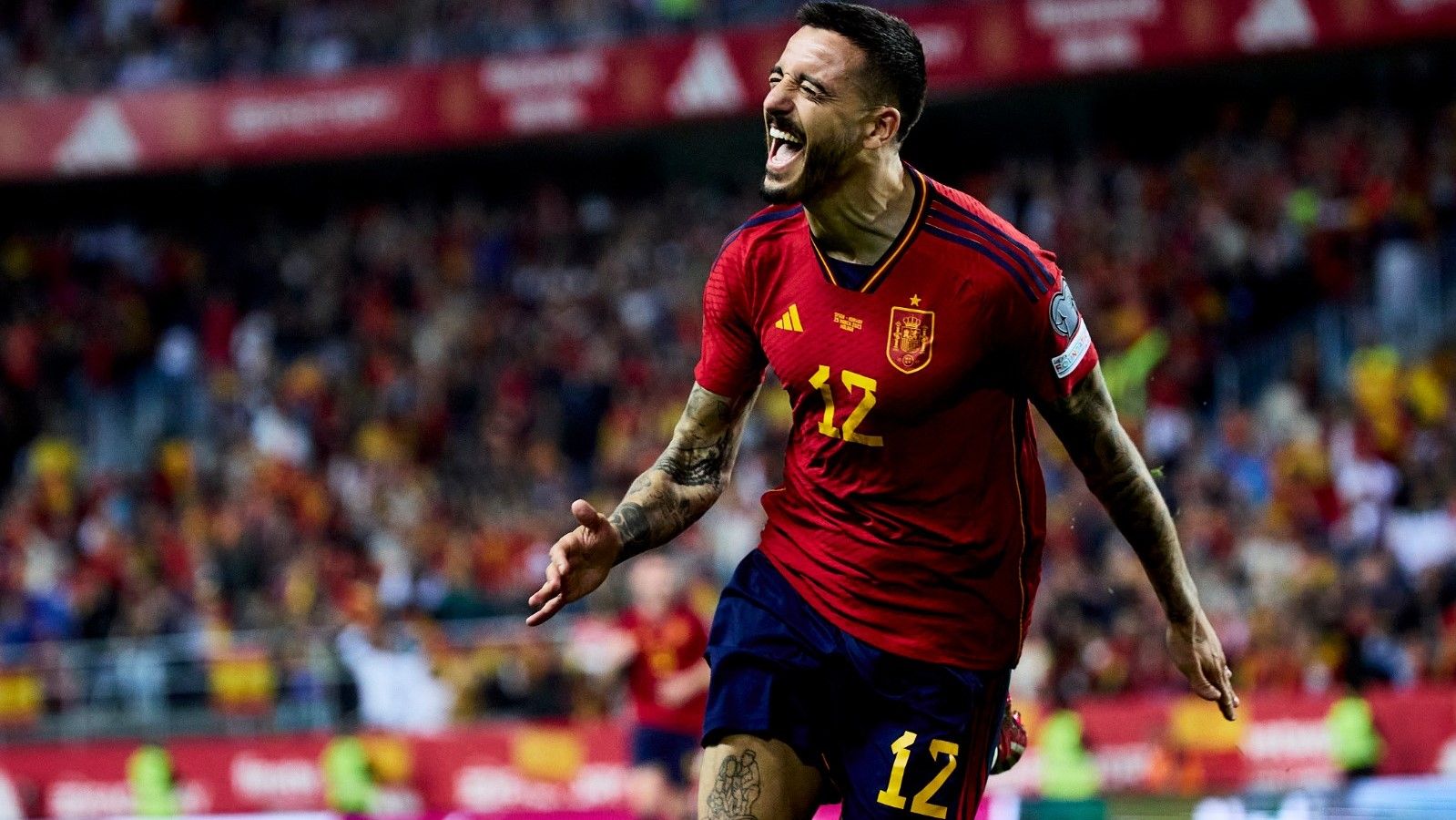 Joselu celebra uno de sus goles ante Noruega.